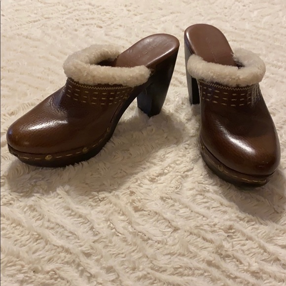 nine west clogs